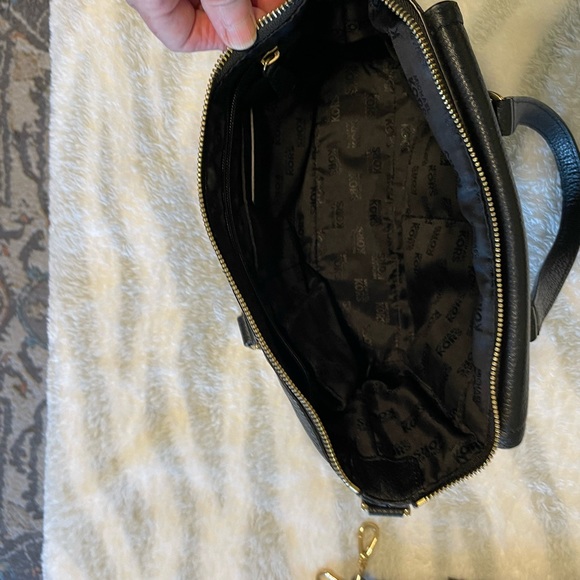 MICHAEL KORS Black Leather Purse. EUC. Discounted shipping! - Picture 8 of 16